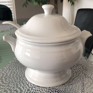 Ceramic Soup tureen with lid and ladle